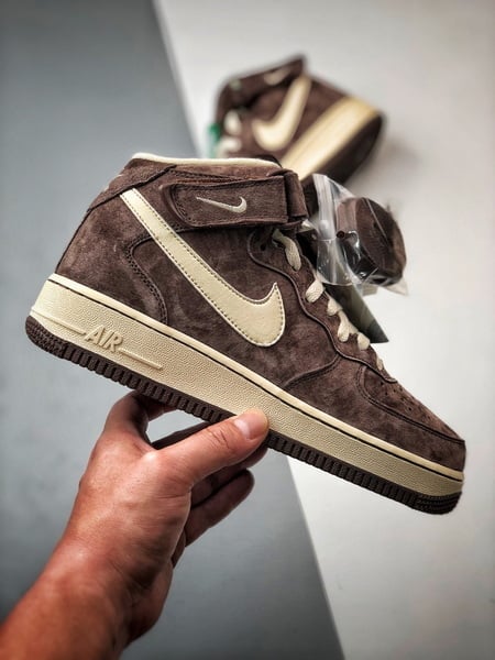 Air Force 1 07 Mid Marrom e Castanho Camurca - Vista 7