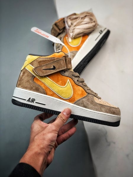 Air Force 1 07 Mid Marrom Amarelo e Laranja Camurca - Vista 7
