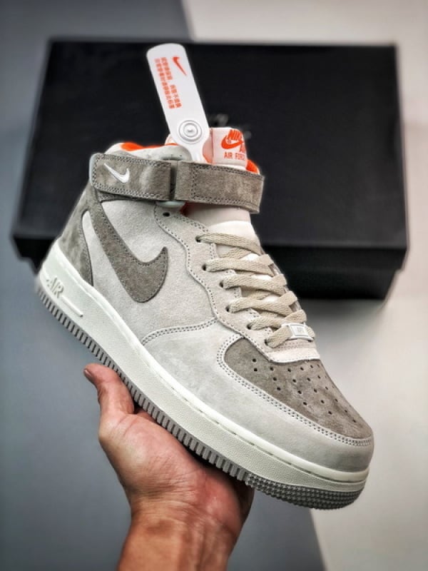 Air Force 1 07 Mid Cinzento e Laranja Camurca