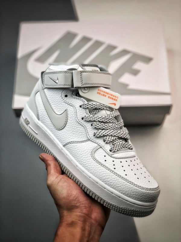 Air Force 1 07 Mid Cinzento e Branco Estrelas