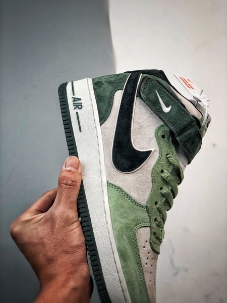 Air Force 1 07 Mid Cinzento Preto e Verde Camurca - Vista 2