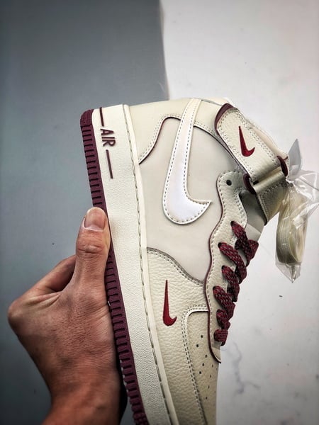 Air Force 1 07 Mid Perolado Bege Branco e Vinho - Vista 3