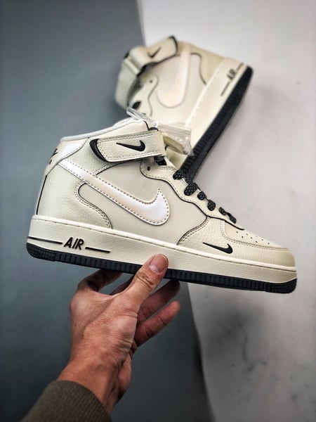 Air Force 1 07 Mid Branco e Preto - Vista 7