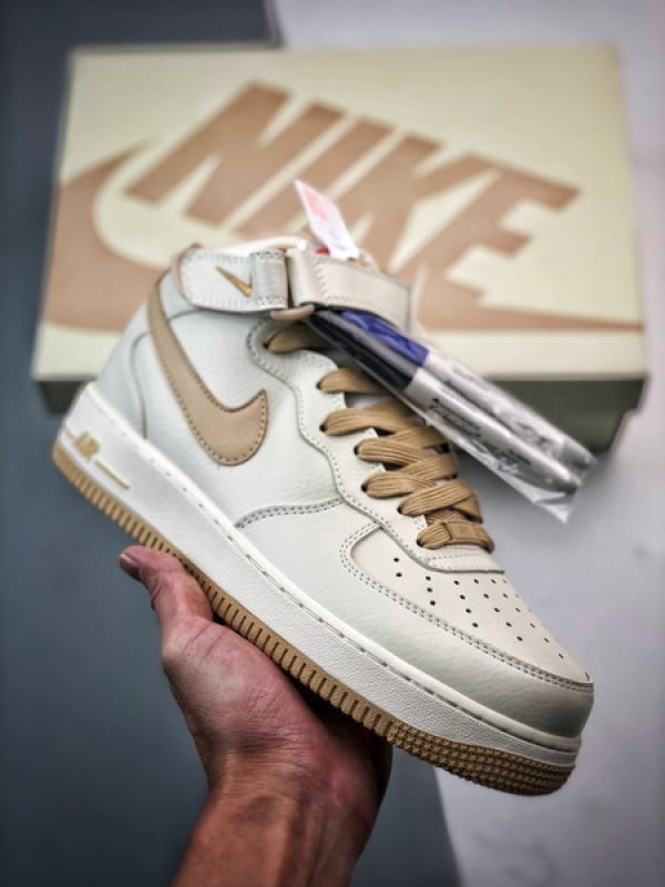 Air Force 1 07 Mid Branco e Caqui Caneta