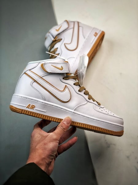 Air Force 1 07 Mid Branco Terra e Amarelo 3M - Vista 7