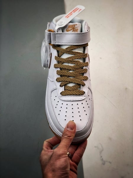 Air Force 1 07 Mid Branco Terra e Amarelo 3M - Vista 9