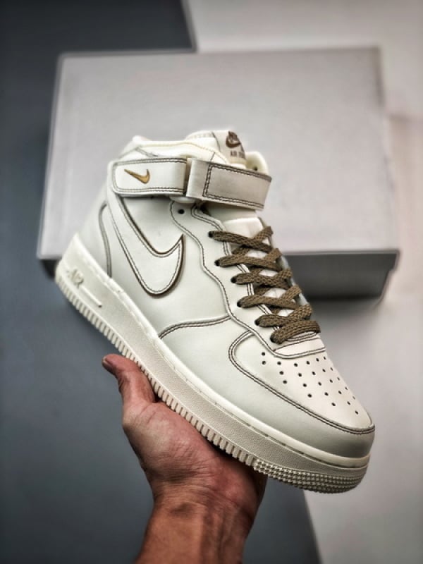 Air Force 1 07 Mid Branco e Marrom Reflexo