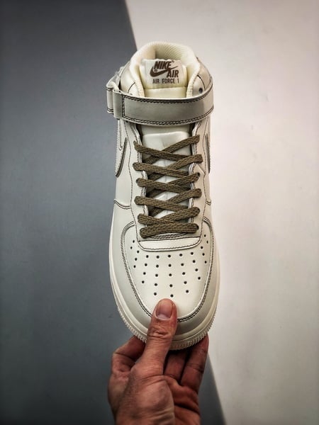 Air Force 1 07 Mid Branco e Marrom Reflexo - Vista 2