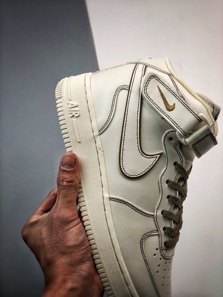 Air Force 1 07 Mid Branco e Marrom Reflexo - Vista 4