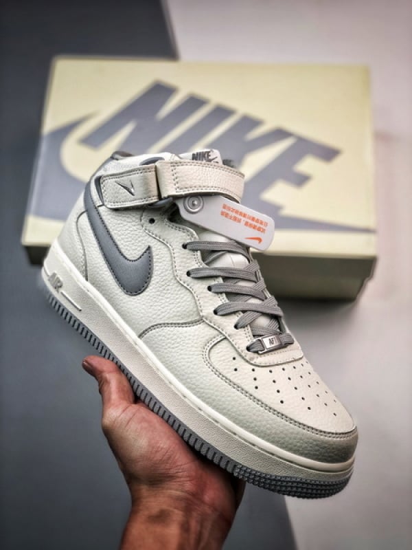 Air Force 1 07 Mid Branco e Cinzento - Vista 1