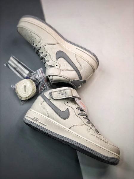 Air Force 1 07 Mid Branco e Cinzento - Vista 6