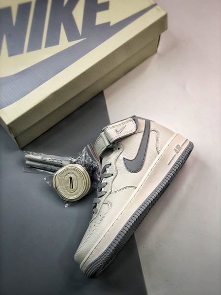 Air Force 1 07 Mid Branco e Cinzento - Vista 9