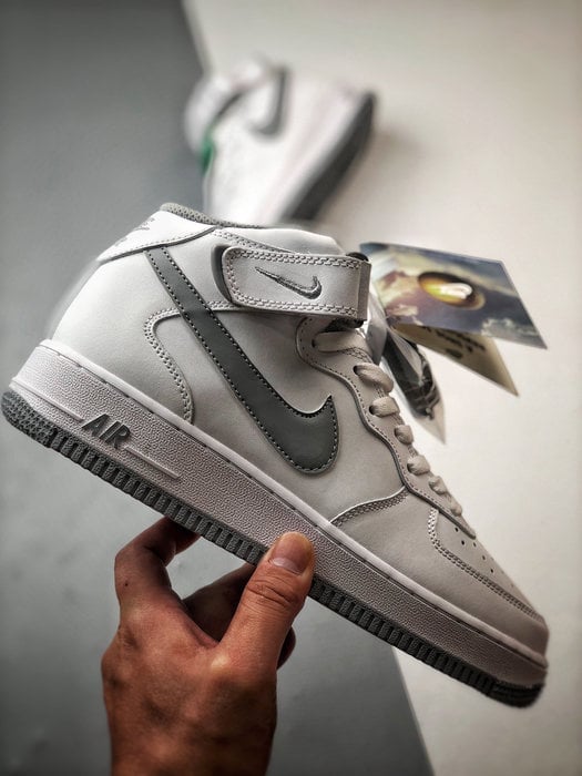 Air Force 1 07 Mid Branco e Cinzento - Vista 7
