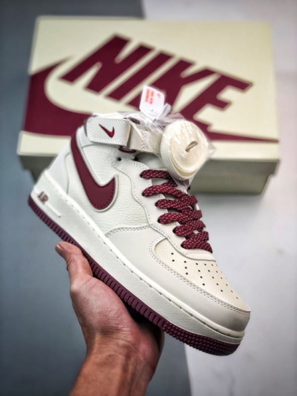 Air Force 1 07 Mid Branco e Vermelho 3M - Vista 1