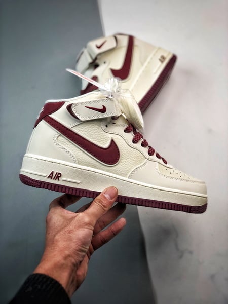 Air Force 1 07 Mid Branco e Vermelho 3M - Vista 7