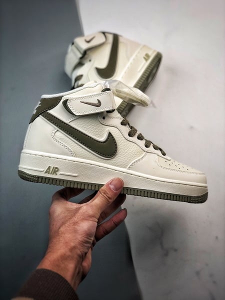 Air Force 1 07 Mid Branco e Verde 3M - Vista 7