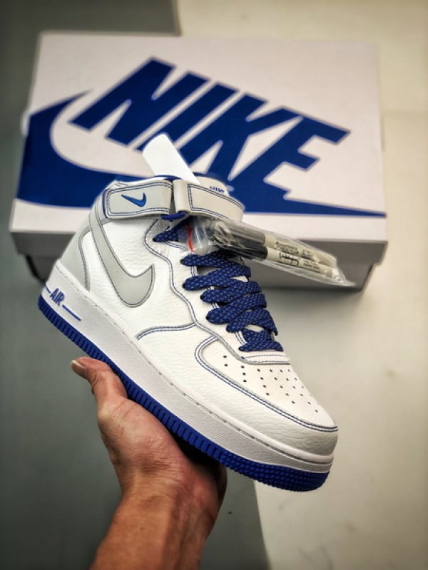 Air Force 1 07 Mid Branco e Azul Estrelas