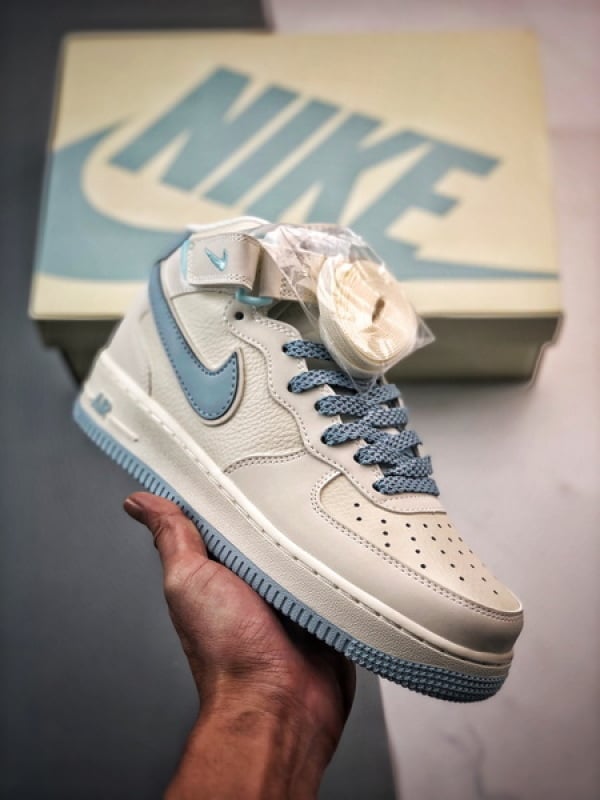 Air Force 1 07 Mid Branco e Azul 3M - Vista 1