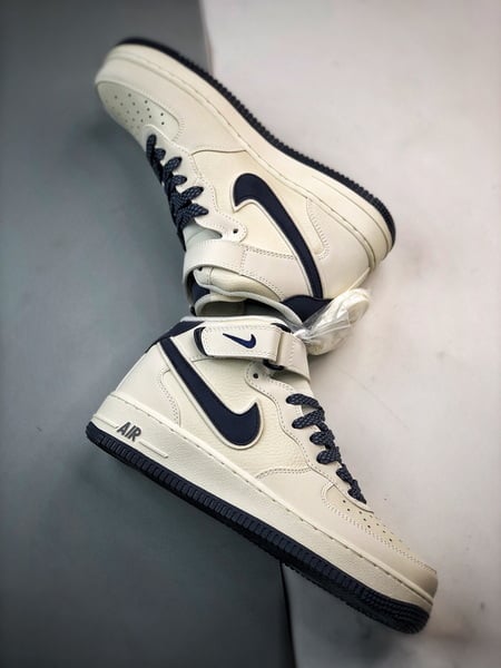 Air Force 1 07 Mid Branco e Azul Escuro 3M - Vista 7