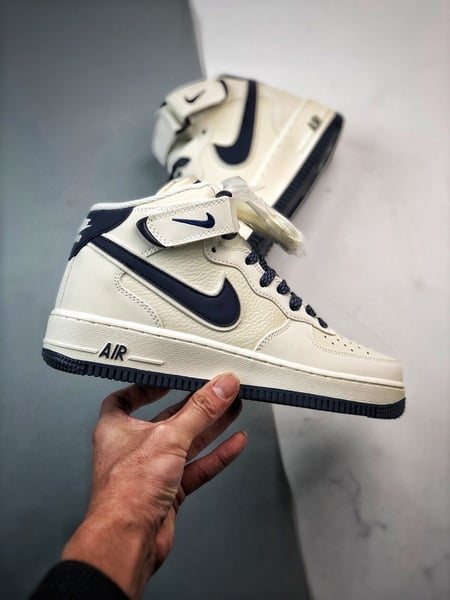Air Force 1 07 Mid Branco e Azul Escuro 3M - Vista 8
