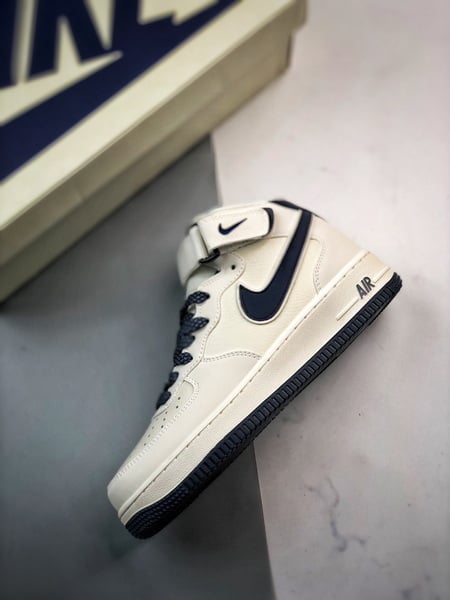 Air Force 1 07 Mid Branco e Azul Escuro 3M - Vista 9