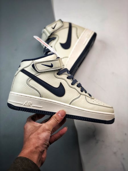 Air Force 1 07 Mid Bege e Azul Escuro3M - Vista 3