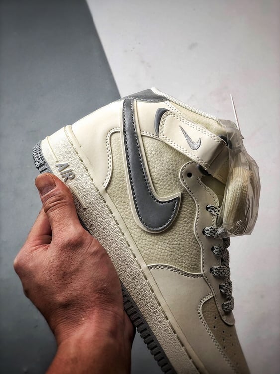 Air Force 1 07 Mid Bege Cinzento e Prata Reflexo - Vista 2