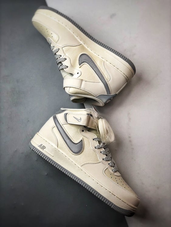Air Force 1 07 Mid Bege Cinzento e Prata Reflexo - Vista 6