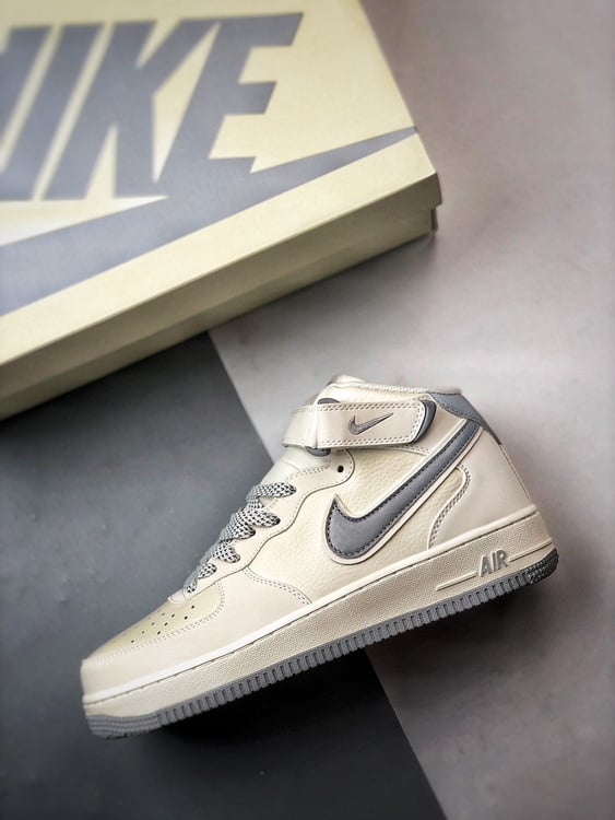Air Force 1 07 Mid Bege Cinzento e Prata Reflexo - Vista 8