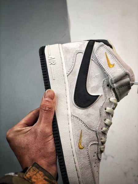 Air Force 1 07 Mid Bege Cinzento e Preto Camurca - Vista 2