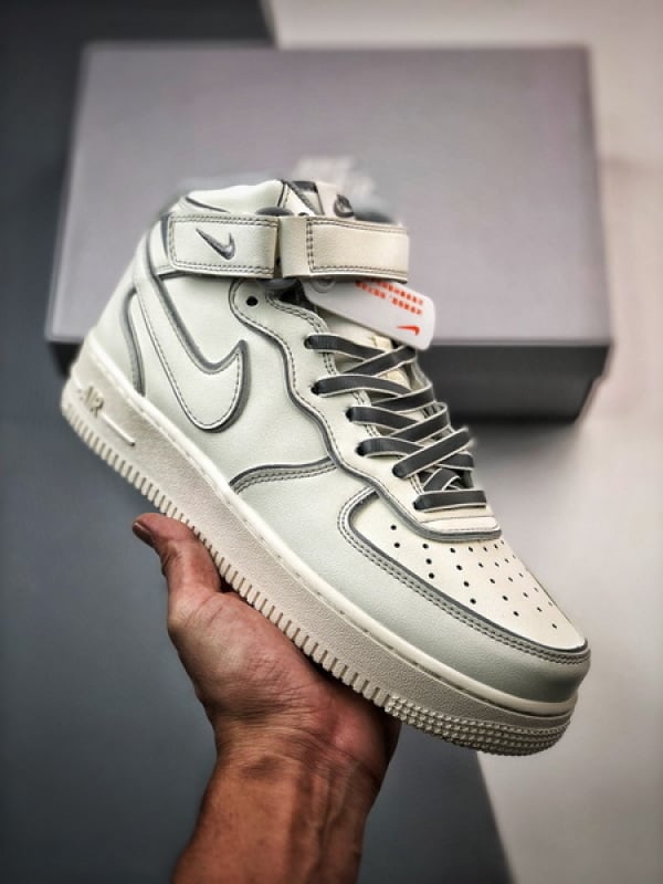 Air Force 1 07 Mid Bege e Branco Demonio da Noite