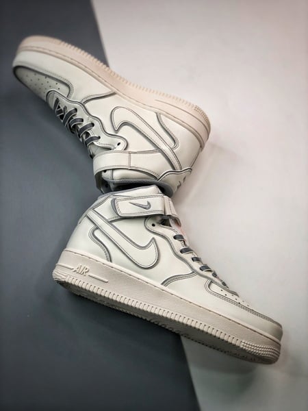 Air Force 1 07 Mid Bege e Branco Demonio da Noite - Vista 7