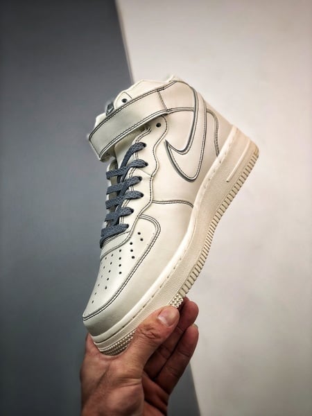 Air Force 1 07 Mid Bege Branco e Cinzento Escuro 3M Reflexo - Vista 3