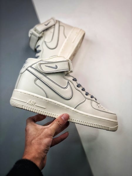 Air Force 1 07 Mid Bege Branco e Cinzento Escuro 3M Reflexo - Vista 8