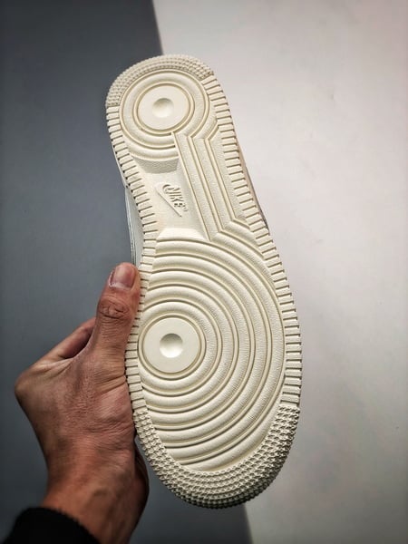 Air Force 1 07 Mid Bege Branco e Cinzento Escuro 3M Reflexo - Vista 9