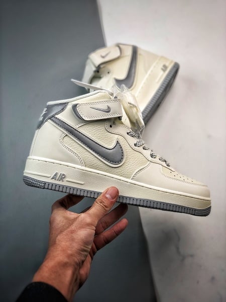 Air Force 1 07 Mid Branco e Cinzento3M - Vista 7