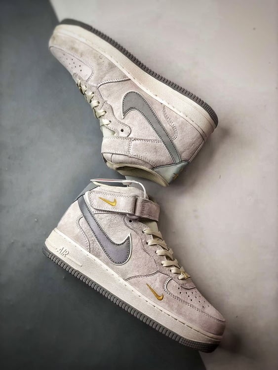 Air Force 1 07 Mid Bege Branco e Prata Camurca - Vista 6