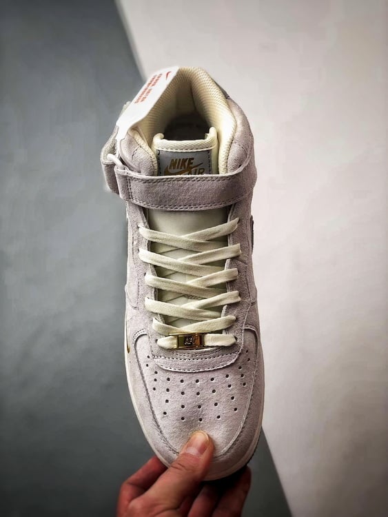 Air Force 1 07 Mid Bege Branco e Prata Camurca - Vista 9