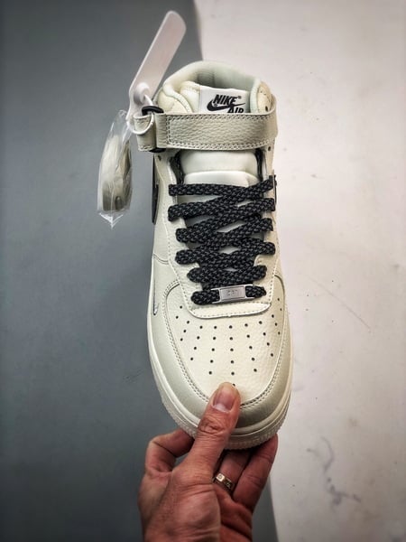 Air Force 1 07 Mid Branco e Preto3M - Vista 9