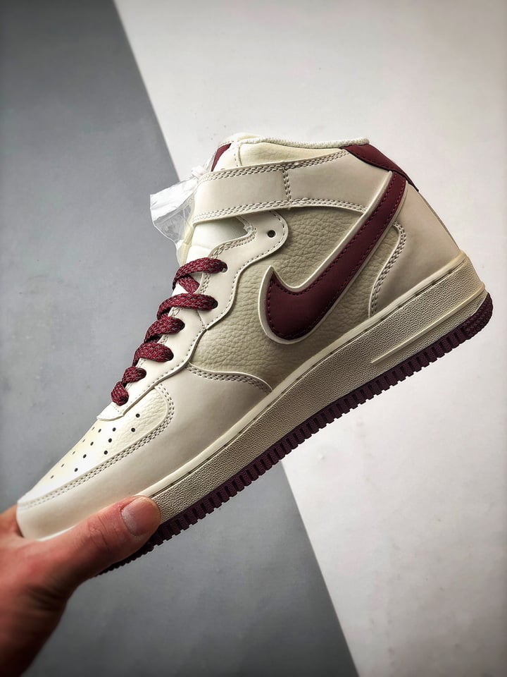 Air Force 1 07 Mid Bege e Vinho Reflexo - Vista 9