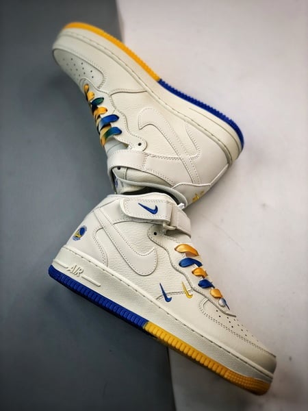 Air Force 1 07 Mid Azul e Amarelo Cordao Pequeno Gancho - Vista 6