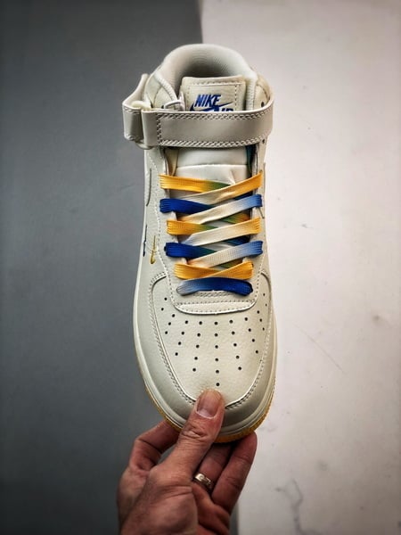 Air Force 1 07 Mid Azul e Amarelo Cordao Pequeno Gancho - Vista 9