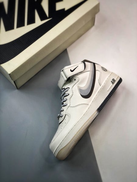 Air Force 1 07 Mid Branco e Preto - Vista 8