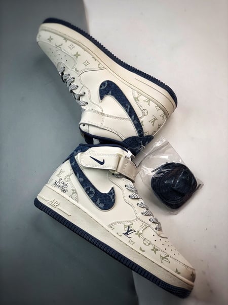 Air Force 1 07 Mid LV Branco e Azul Estampado - Vista 6