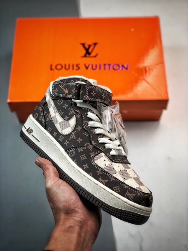 Air Force 1 07 Mid LV Bege e Marrom Estampado Completo - Vista 1