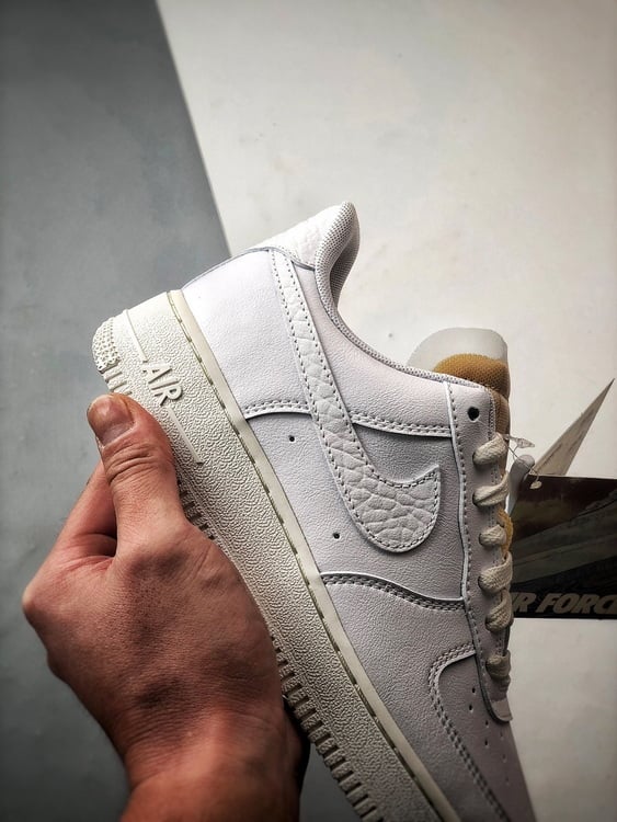Nike Air Force 1 Low 07 LX White Onyx Bling - Vista 2