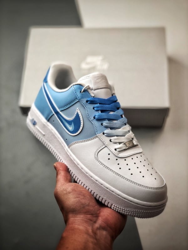 Air Force 1 Low Três Swoosh Gradiente Azul e Branco