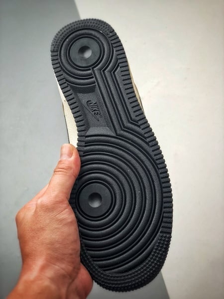 Air Force 1 Low Cinco Listras Creme e Preto - Vista 4