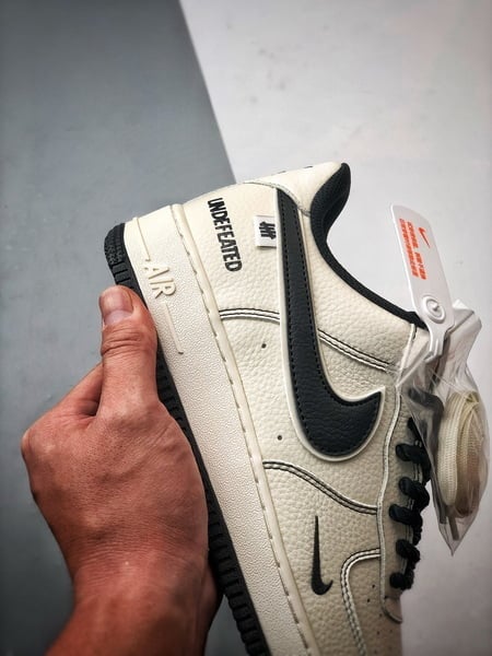 Air Force 1 Low Cinco Listras Cadarços Grossos Marfim e Preto - Vista 2