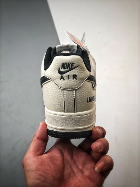 Air Force 1 Low Cinco Listras Cadarços Grossos Marfim e Preto - Vista 3